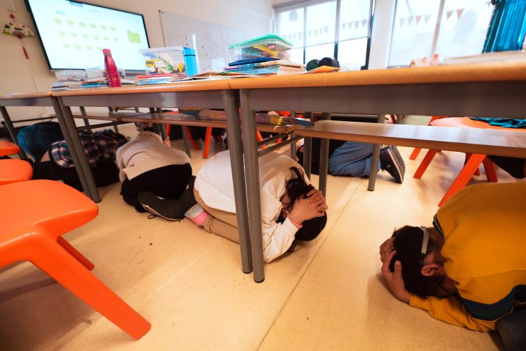 A Terra Tremeu na Escola Básica de Espinho 2 A Terra Tremeu na Escola Básica de Espinho 2