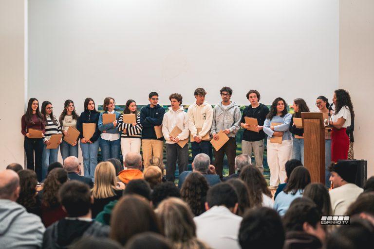 Escola Dr. Manuel Gomes de Almeida entrega diplomas de quadros de mérito Escola Dr. Manuel Gomes de Almeida entrega diplomas de quadros de mérito