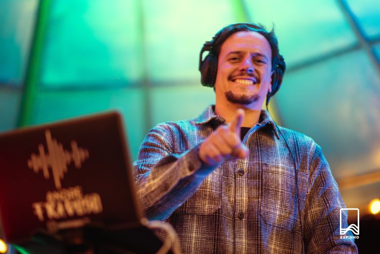 Noite especial no Mercadinho de Natal com o DJ André Fragoso!