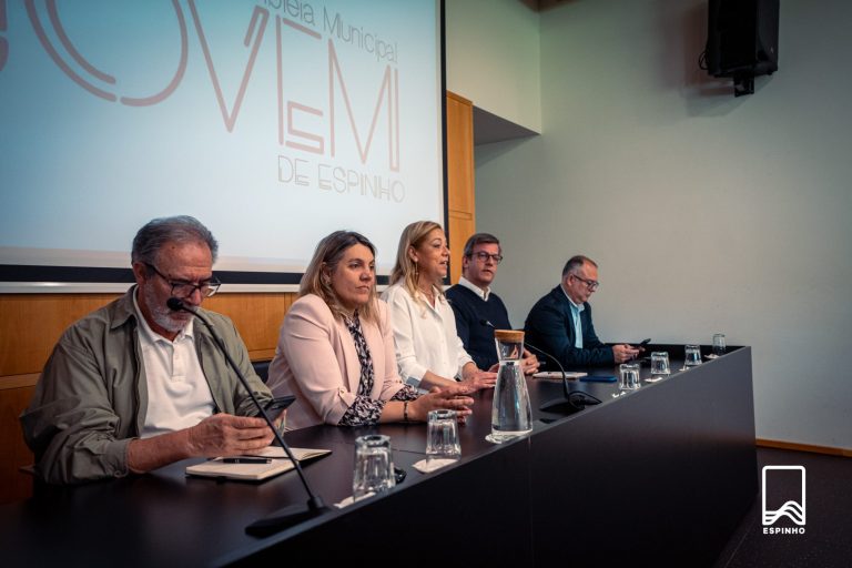 Sessão de Esclarecimento aproxima Assembleia Municipal Jovem da atividade política local