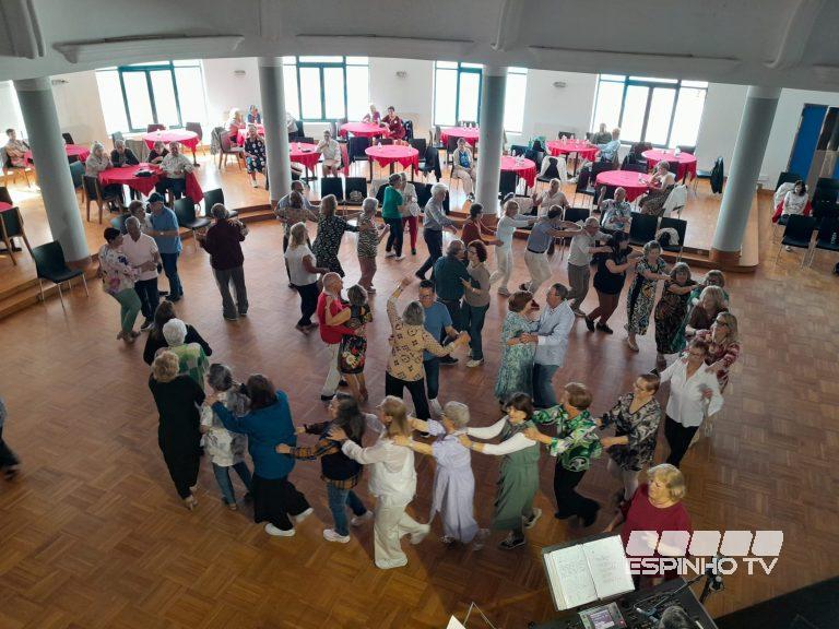 Baile Sénior voltou a animar o Salão Nobre da Piscina Solário Atlântico