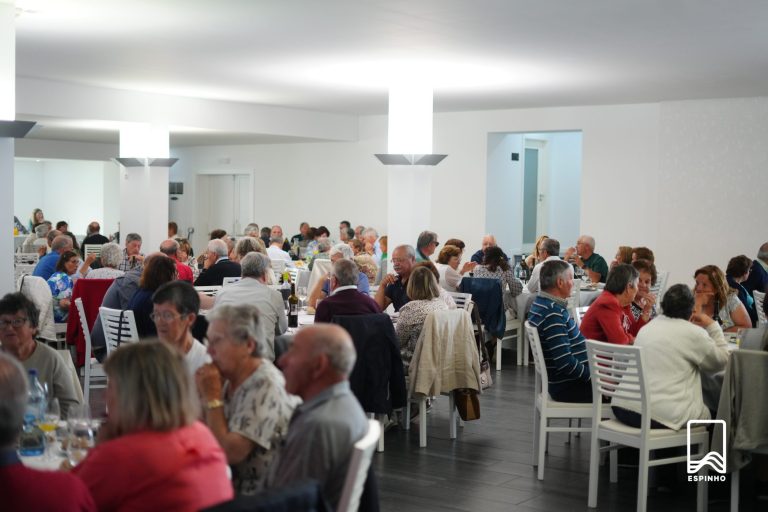 Seniores de Paramos em dia de convívio