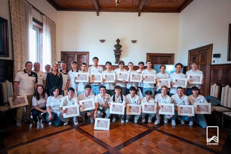 Campeões nacionais de voleibol da AAE distinguidos pelo Município de Espinho