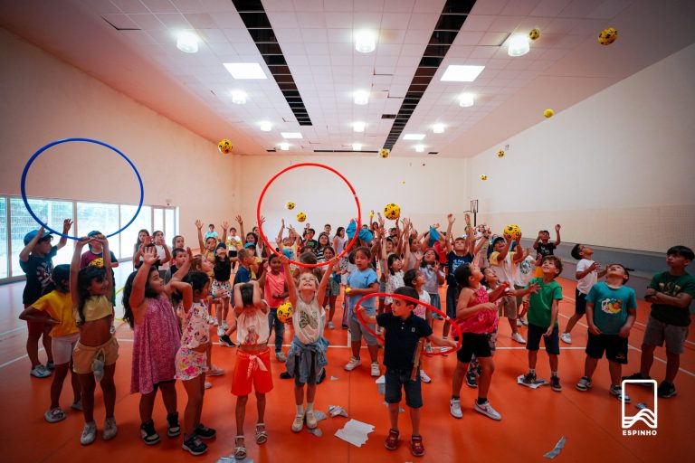 Município de Espinho entrega kits desportivos no âmbito do projeto “A Hora dos Super Quinas”