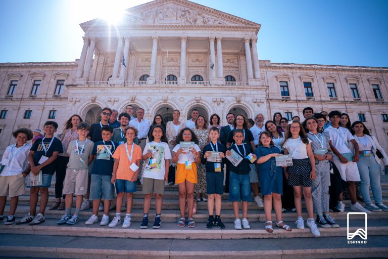 Jovens deputados de Espinho visitaram a Assembleia da República