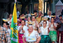 Desfile da Associação “O Mar é Nosso” animou a segunda noite das Festas de Nossa Senhora do Mar