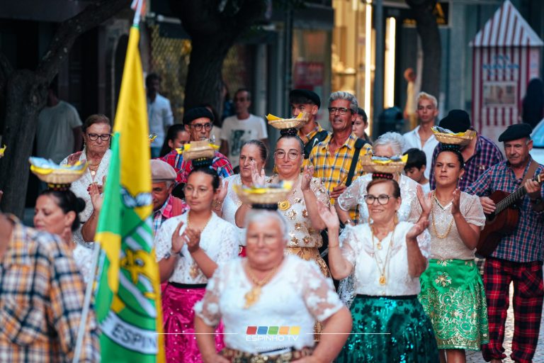 Desfile da Associação “O Mar é Nosso” animou a segunda noite das Festas de Nossa Senhora do Mar