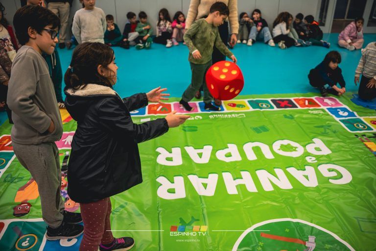 Semana da Educação Financeira capacitou comunidade escolar