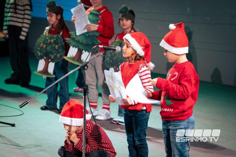 Magia da leitura e do teatro encheu o Centro Multimeios com “A Lenda do Pinheirinho de Natal” 🎵