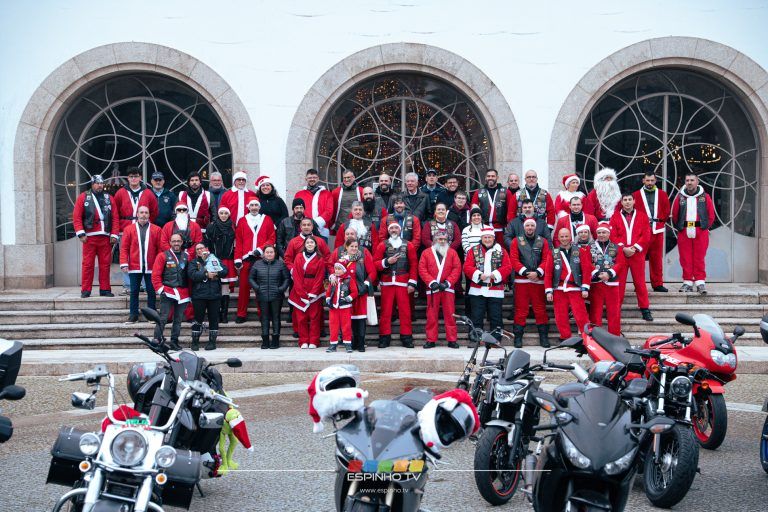 Espírito solidário sobre rodas: Pais Natal Motards desafiaram o frio e cumpriram a tradição