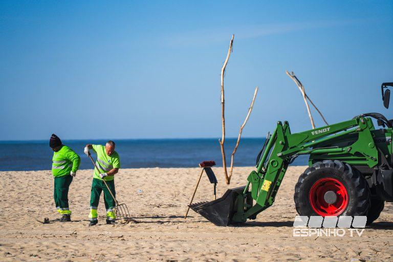 Município de Espinho avança com limpeza dos areais do concelho