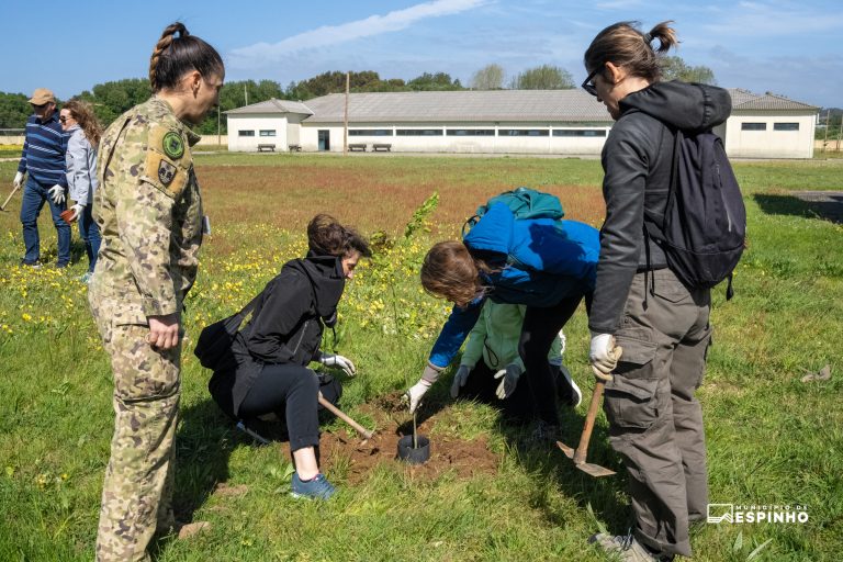 Espinho reforça biodiversidade com plantação de centenas de árvores no Regimento de Engenharia n.º 3
